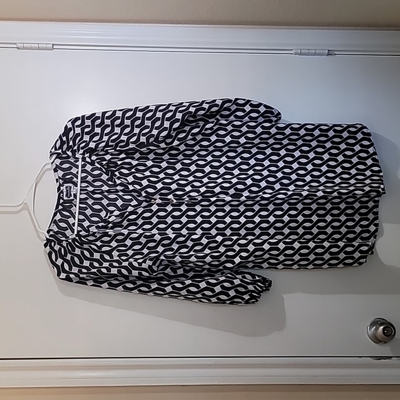 Mud Pie Tops - Mud Pie Women's Longsleeve Top Size Large Black & White